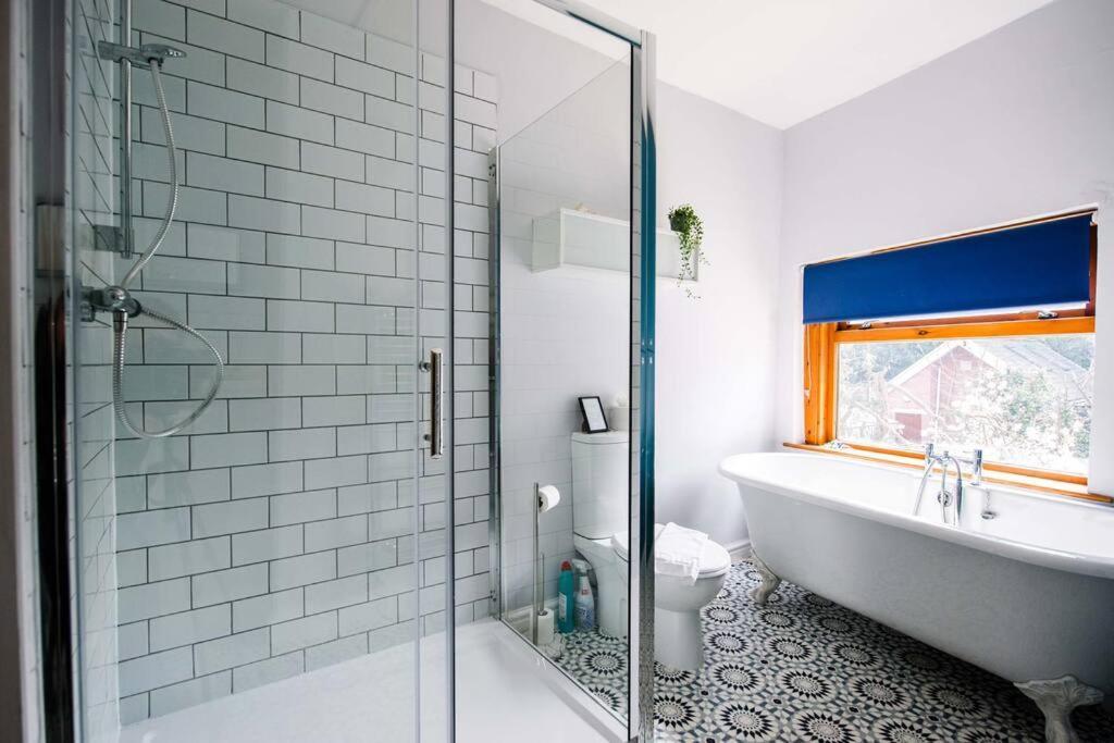 Villa Gorgeous Victorian House Sleeps 6 In Cardiff Exterior foto