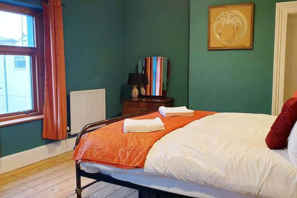 Villa Gorgeous Victorian House Sleeps 6 In Cardiff Exterior foto